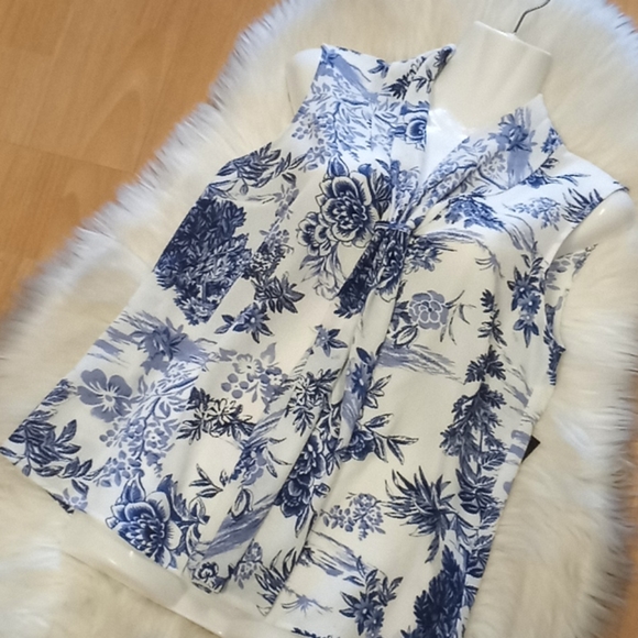 Tahari Floral Country Toile Sleeveless Blouse - Picture 12 of 16